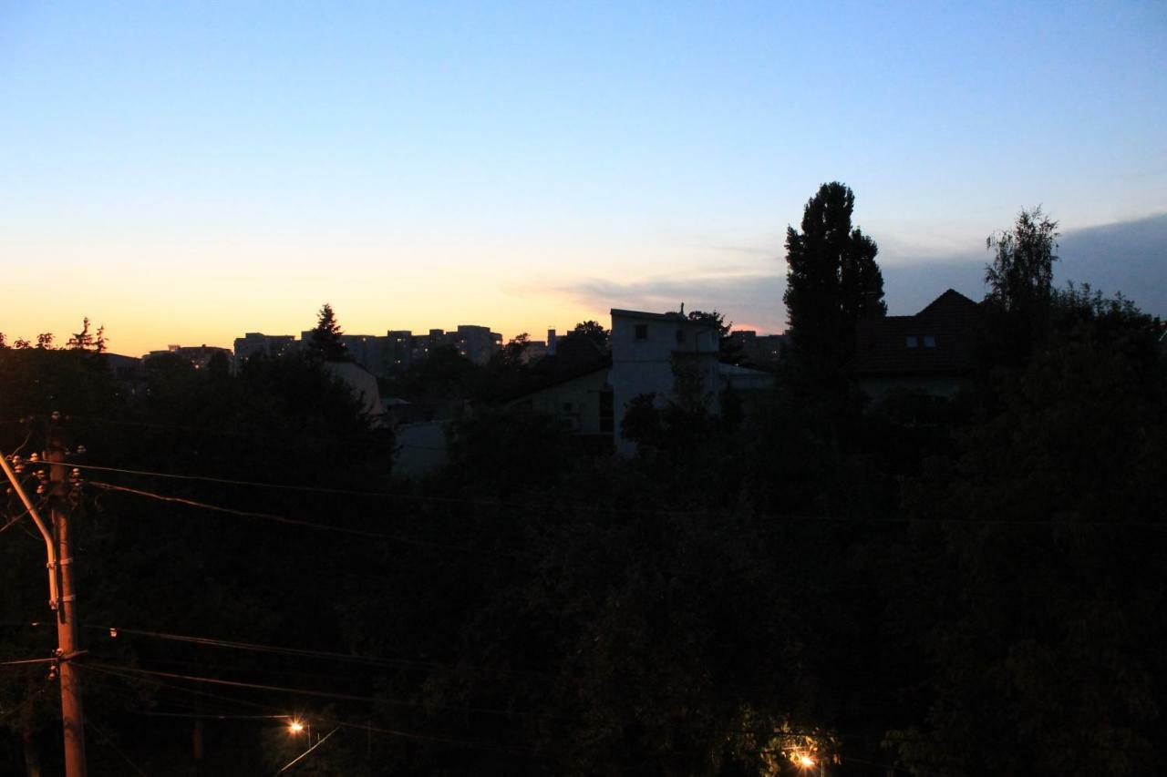 News Studio Bucarest Exterior foto